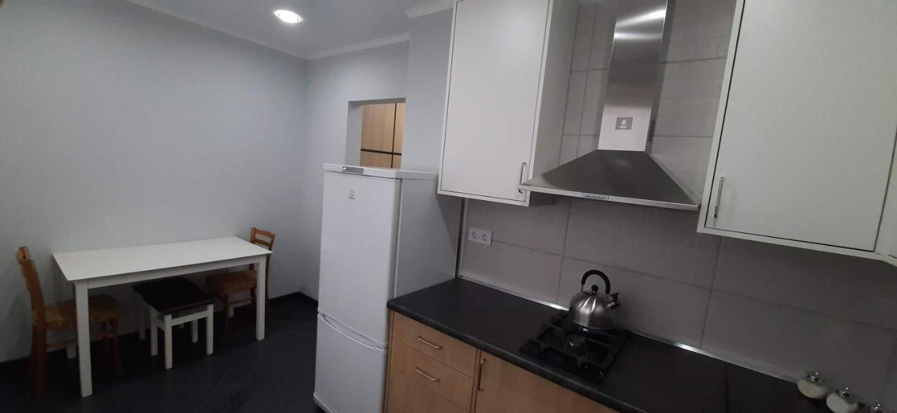 Modern Apartment In The Center Of Town Кишинёв Экстерьер фото