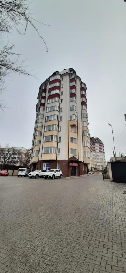 Modern Apartment In The Center Of Town Кишинёв Экстерьер фото